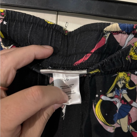 Sailor Moon Graphic Pajama Set - Picture 8 of 8